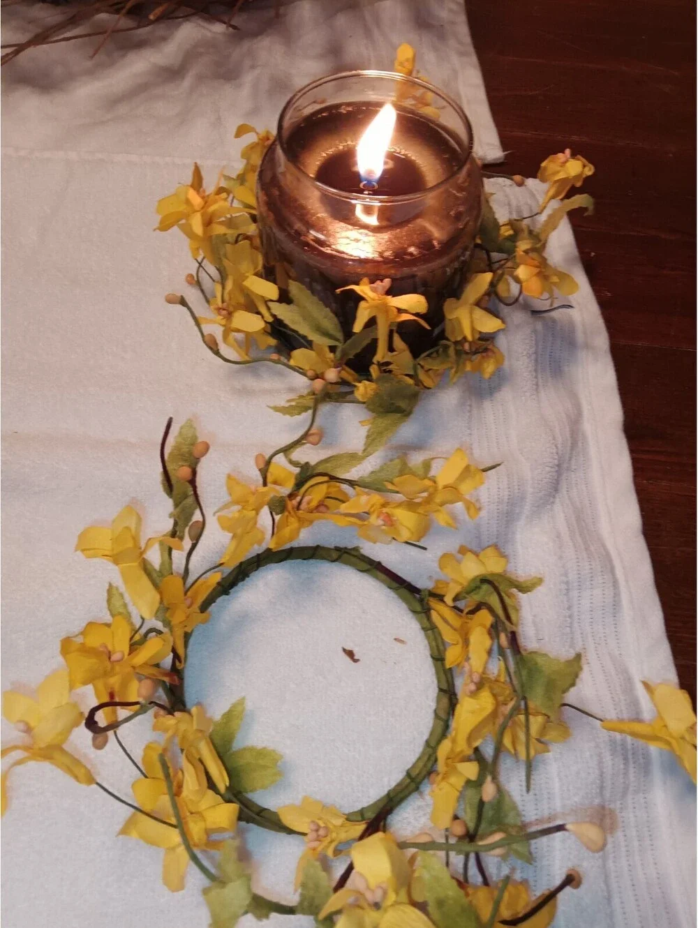 Artificial Yellow Blossom Floral Candle Rings N 20